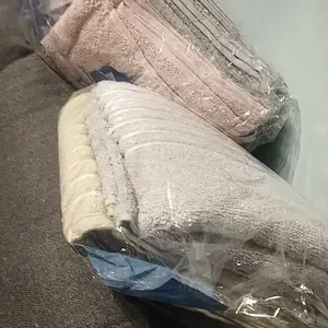 Conjunto de toalhas embaladas visto de cima